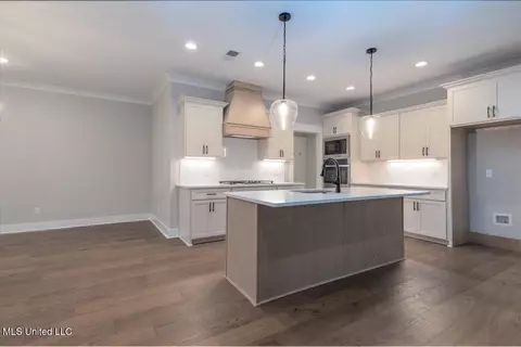 Kitchen - 1601 Ashtons Ln, Hernando, MS 38632 photo 1 of 3