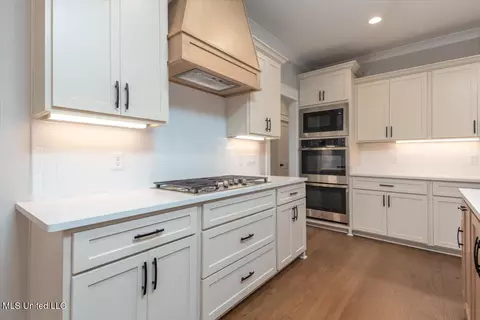 Kitchen - 1601 Ashtons Ln, Hernando, MS 38632 photo 3 of 3
