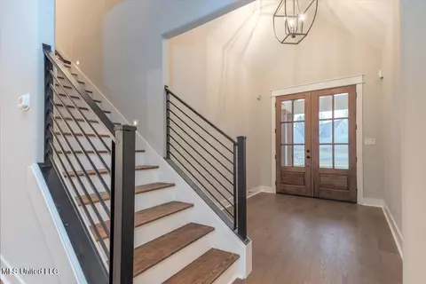 Entry Way - 1601 Ashtons Ln, Hernando, MS 38632 photo 1 of 2