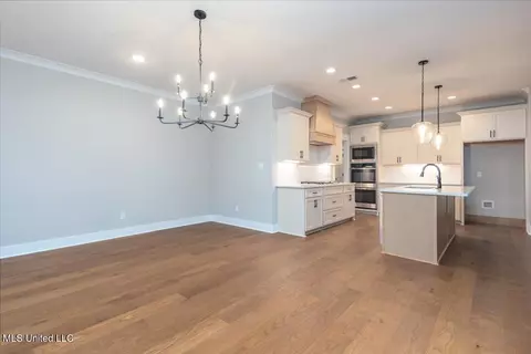 Dining - 1601 Ashtons Ln, Hernando, MS 38632 photo 2 of 3