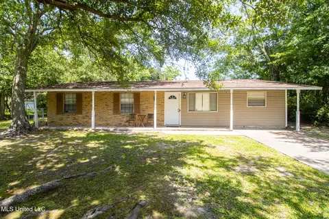 4008 Emerson St, Pascagoula, MS 39581