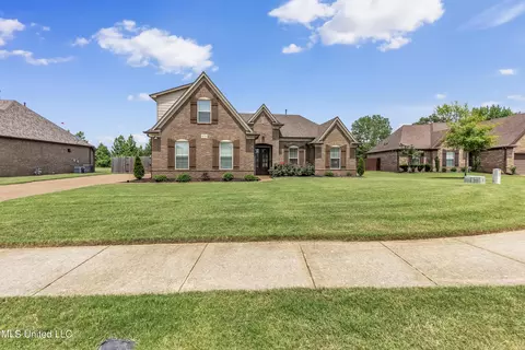 8728 Kenwood Ln, Olive Branch, MS 38654