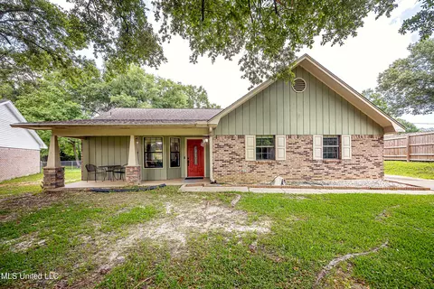 11256 Creek Dr, Gulfport, MS 39503