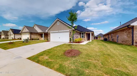 7852 Gardendale Dr, Olive Branch, MS 38654