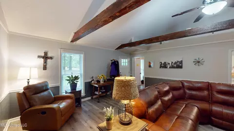 Entry Way - 3902 S Windermere Dr, Nesbit, MS 38651 photo 3 of 6