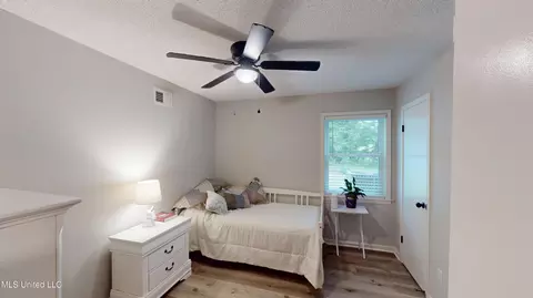 Bedroom - 3902 S Windermere Dr, Nesbit, MS 38651 photo 3 of 4