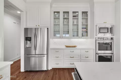 Kitchen - 108 Camden Trl, Madison, MS 39110 photo 3 of 4