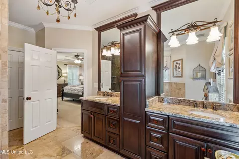 Bath - 6280 Spring Hill Dr, Olive Branch, MS 38654 photo 1 of 3