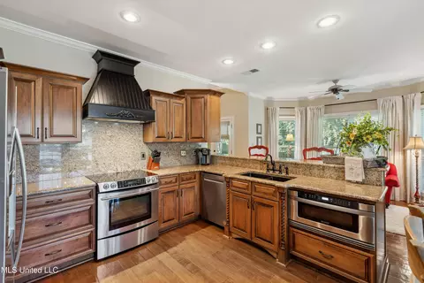 Kitchen - 6280 Spring Hill Dr, Olive Branch, MS 38654 photo 2 of 3
