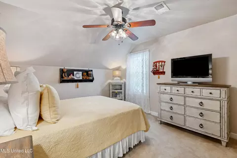 Bedroom - 6280 Spring Hill Dr, Olive Branch, MS 38654 photo 3 of 6