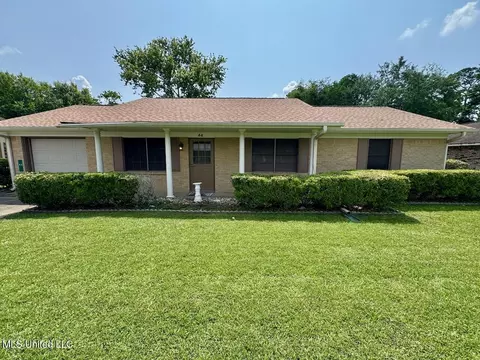 44 Pembrook Cir #RT9, Gulfport, MS 39503