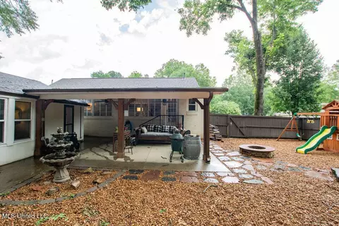 Exterior - 65 Vaiden Dr, Hernando, MS 38632 photo 9 of 10