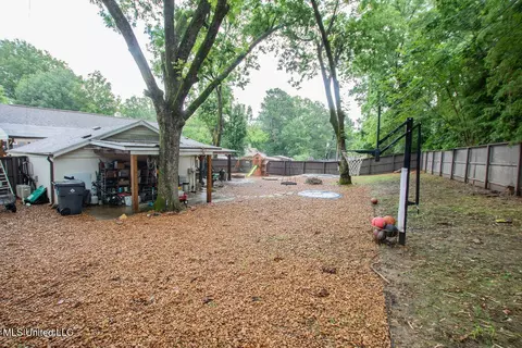 Exterior - 65 Vaiden Dr, Hernando, MS 38632 photo 7 of 10