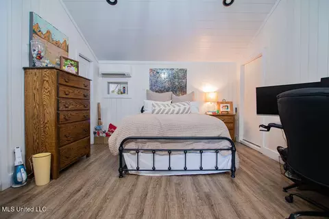Bedroom - 65 Vaiden Dr, Hernando, MS 38632 photo 5 of 5