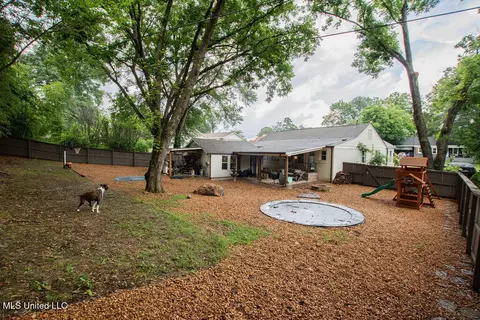 Exterior - 65 Vaiden Dr, Hernando, MS 38632 photo 8 of 10