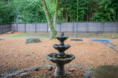 Exterior - 65 Vaiden Dr, Hernando, MS 38632 photo 6 of 10