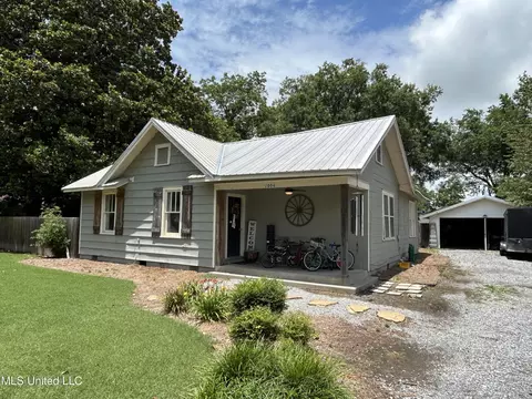 1006 Lamar St, Cleveland, MS 38732