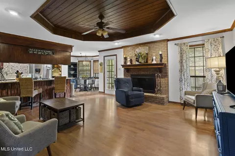 Living - 316 Fox Holw, Canton, MS 39046 photo 1 of 1