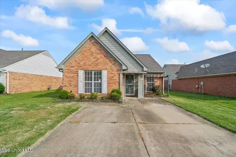 5677 W Kaitlyn Dr, Walls, MS 38680