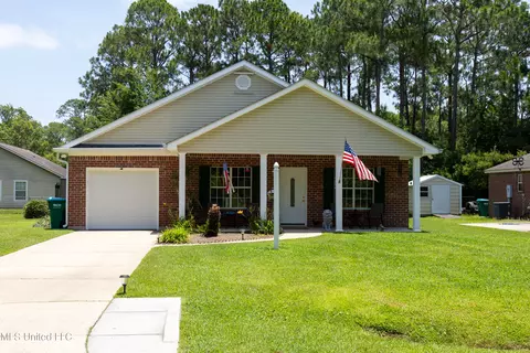 1720 Barracuda Dr, Gautier, MS 39553