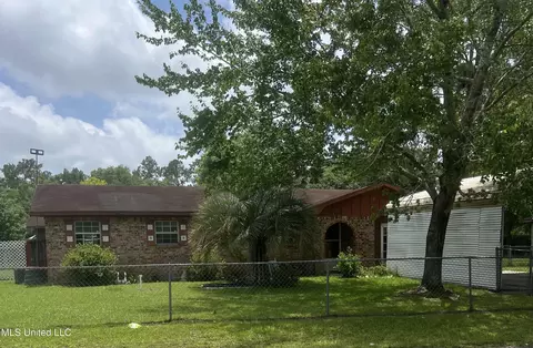 1809 Riverside Dr, Gautier, MS 39553