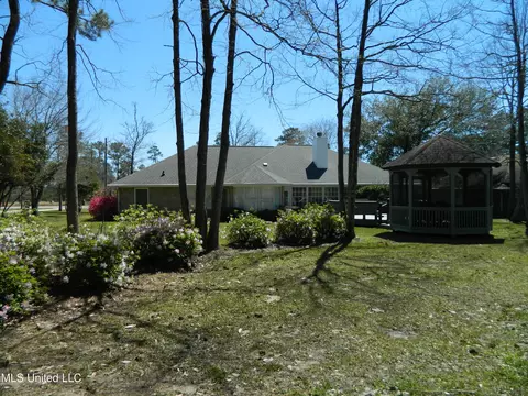 56115 E Diamondhead Dr, Diamondhead, MS 39525 photo 8