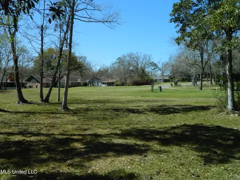 56115 E Diamondhead Dr, Diamondhead, MS 39525 photo 10