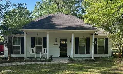 107 Claire Ln, Lucedale, MS 39452