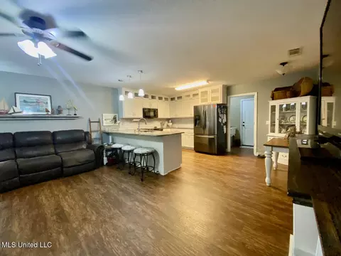 107 Claire Ln, Lucedale, MS 39452 photo 3