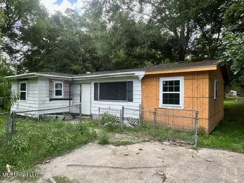 11196 Dewey Lawrence Cir, D'iberville, MS 39540