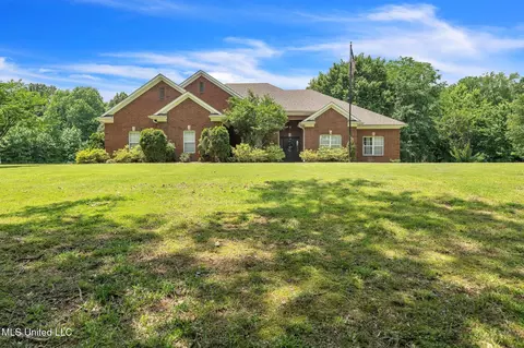 8942 Scenic Ridge Cv, Lake Cormorant, MS 38641