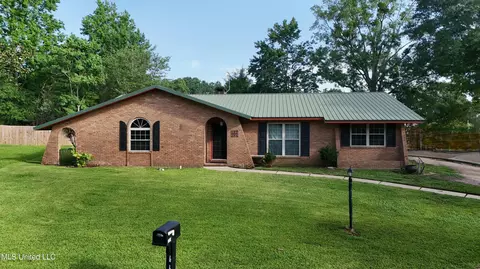 15313 Baywood Cir, Gulfport, MS 39503