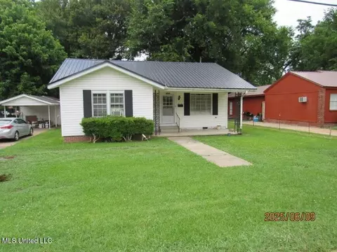 1711 Swayze St, Yazoo City, MS 39194