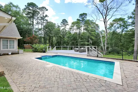 Exterior - 328 Ingleside Dr, Madison, MS 39110 photo 5 of 18