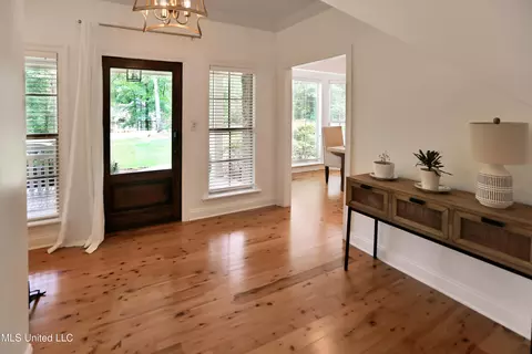Entry Way - 328 Ingleside Dr, Madison, MS 39110 photo 1 of 2