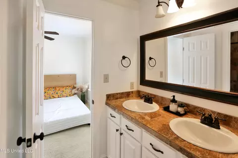 Bath - 328 Ingleside Dr, Madison, MS 39110 photo 6 of 7