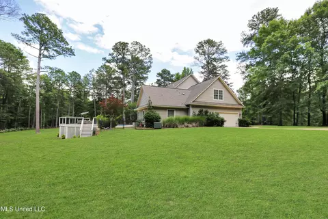 Exterior - 328 Ingleside Dr, Madison, MS 39110 photo 15 of 18