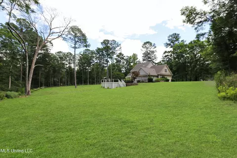Exterior - 328 Ingleside Dr, Madison, MS 39110 photo 14 of 18