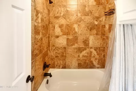 Bath - 328 Ingleside Dr, Madison, MS 39110 photo 7 of 7