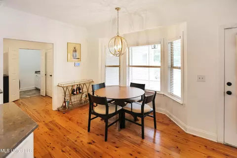 Dining - 328 Ingleside Dr, Madison, MS 39110 photo 1 of 3