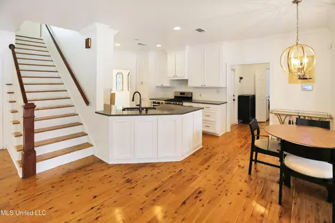 Kitchen - 328 Ingleside Dr, Madison, MS 39110 photo 1 of 4