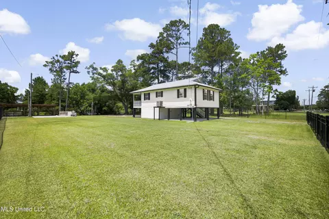 5061 1st Ave, Bay Saint Louis, MS 39520