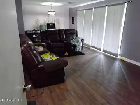 Living - 807 Line Dr, Forest, MS 39074 photo 1 of 1