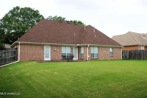 Exterior - 3454 W Houglass Dr, Hernando, MS 38632 photo 4 of 6