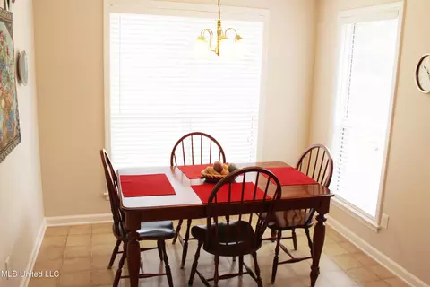 Dining - 3454 W Houglass Dr, Hernando, MS 38632 photo 3 of 4