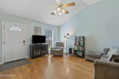5602 E Kaitlyn Dr, Walls, MS 38680 photo 6