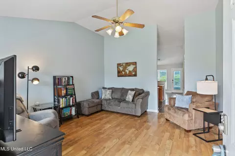 5602 E Kaitlyn Dr, Walls, MS 38680 photo 5