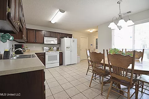 1649 W Drake Cv, Hernando, MS 38632 photo 6