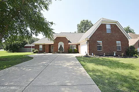 1649 W Drake Cv, Hernando, MS 38632