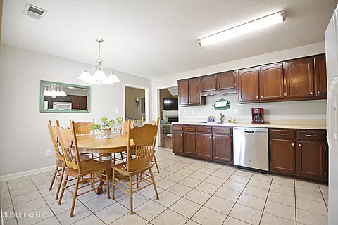 1649 W Drake Cv, Hernando, MS 38632 photo 7